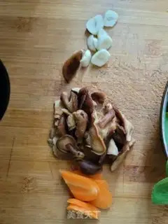 Make ♪ A chrysanthemum carrot ♪ step 1