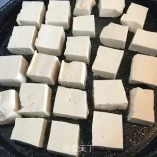 Make Eggs are fried tofu step 4