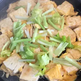 Make Eggs are fried tofu step 8