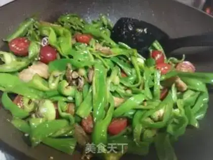 Make Five flowers with green pepper step 7