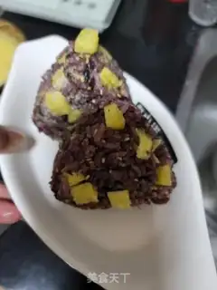 Make Pineapple rice step 4