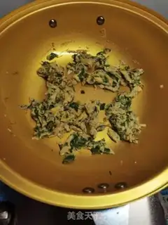 Make Pippa leaves, fried eggs step 5