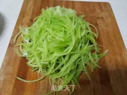 Make Sesame sauce with silk step 1