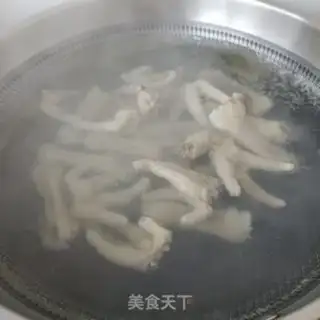 Make Chicken claws with red oil step 11
