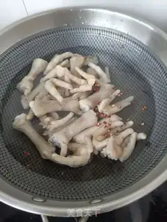 Make Chicken claws with red oil step 14