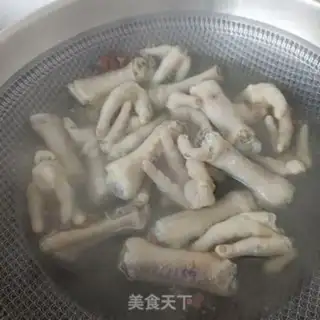 Make Chicken claws with red oil step 15