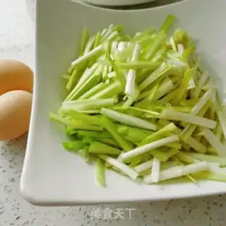 Make Yellow eggs step 0
