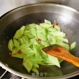 Make cucumber fried eggs step 7