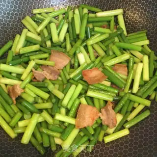 Make Meatloaf and garlic step 4