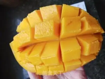Make Mango milkshake step 1