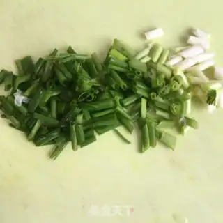 Make Shrimp fried eggs step 1