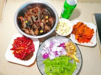 Make Spicy lobster step 1