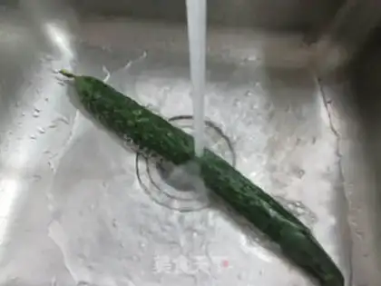 Make A cucumber plaque step 1