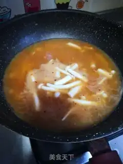 Make Seafood mushroom spicy spicy spicy soup step 5
