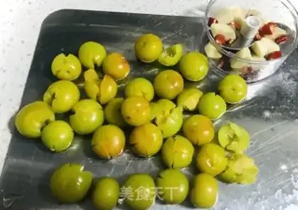 Make Cool plums step 1