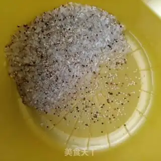 Make Three-coloured quinoa and potatoes step 1