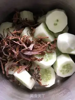Make cucumber soup step 1