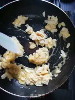 Make Caramel almonds, peanut-crumb rice step 2