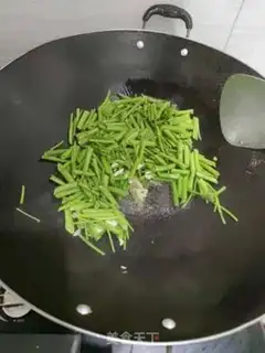 Make Garlic cabbage step 1