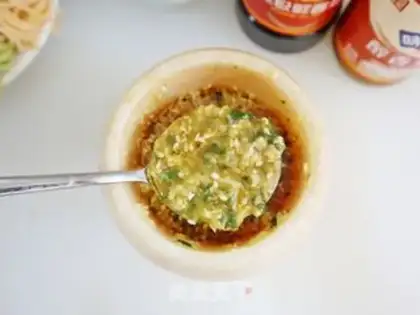 Make Henan garlic for noodles step 9