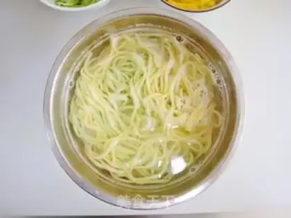 Make Henan garlic for noodles step 11