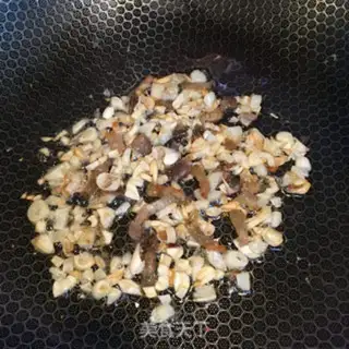 Make Garlic fried potatoes step 4