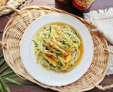 Make Henan garlic for noodles step 13