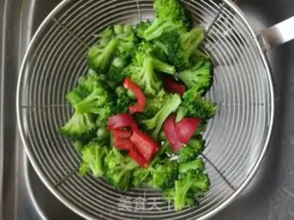 Make Pork pea broccoli salad step 10