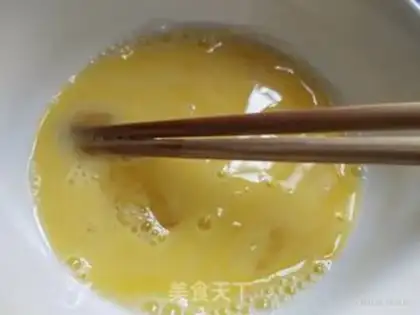 Make Tomato fried eggs step 2