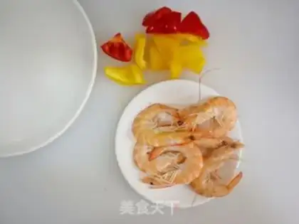 Make Circumcular shrimp vegetable salad step 4