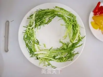 Make Circumcular shrimp vegetable salad step 5
