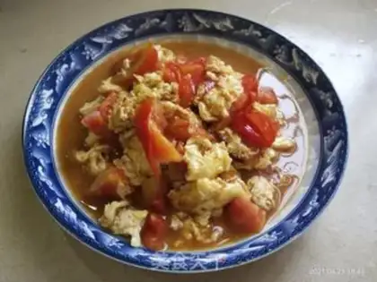 Make Tomato fried eggs step 8