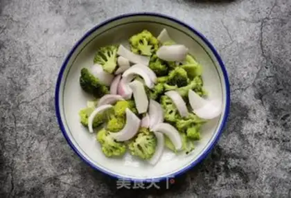 Make Orchid onion beef step 4
