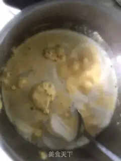 Make Pine flower cake step 3