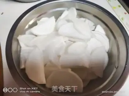 Make Five flowers for radish step 0