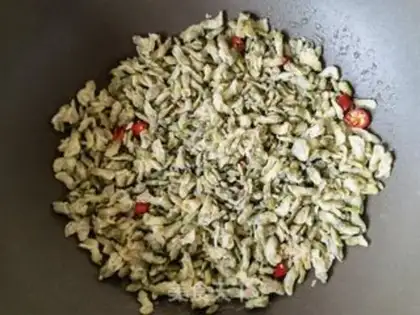 Make Little pepper garlic petals step 10