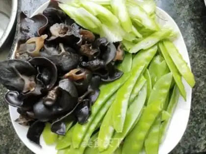 Make Screech, Dutch beans step 0