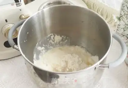 Make Cheese pine buns step 1