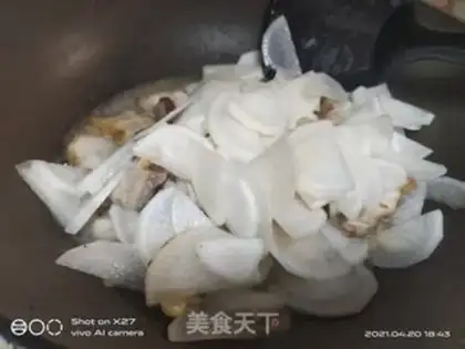 Make Five flowers for radish step 4