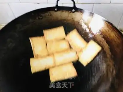 Make Soybean sprouts, fried tofu step 0