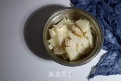 Make Five flowers for radish step 6