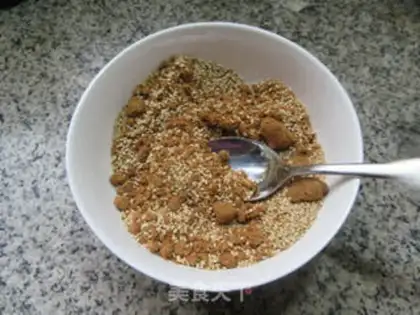 Make Red sugar, white sesame and green step 2