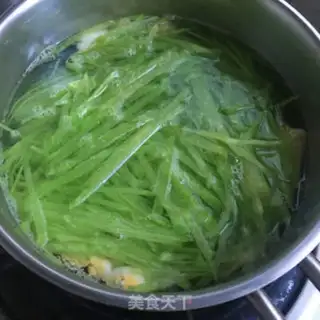 Make Egg and fruit radish soup step 5