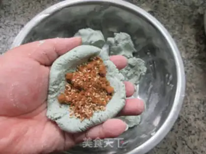 Make Red sugar, white sesame and green step 6
