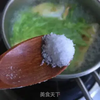 Make Egg and fruit radish soup step 6