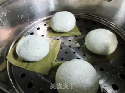 Make Red sugar, white sesame and green step 8