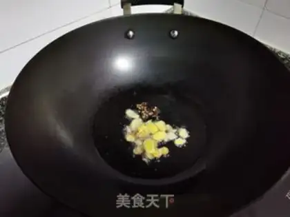 Make Sour bean petal soup step 1