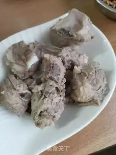 Make Sour and sweet steak peanuts step 2