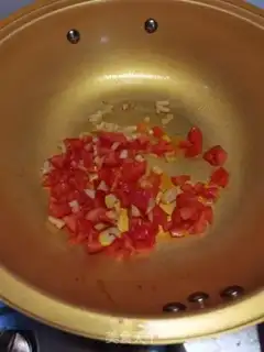 Make Tomato noodle soup step 1