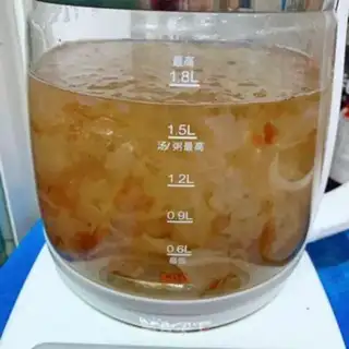 Make Peach glue on milk step 0